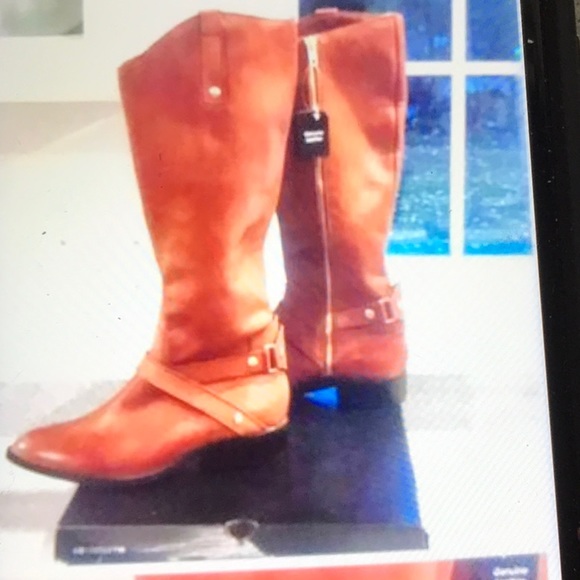 New tall Leather Boots 8 1/2  Cognac color still in box Liz Claiborne - Picture 10 of 16